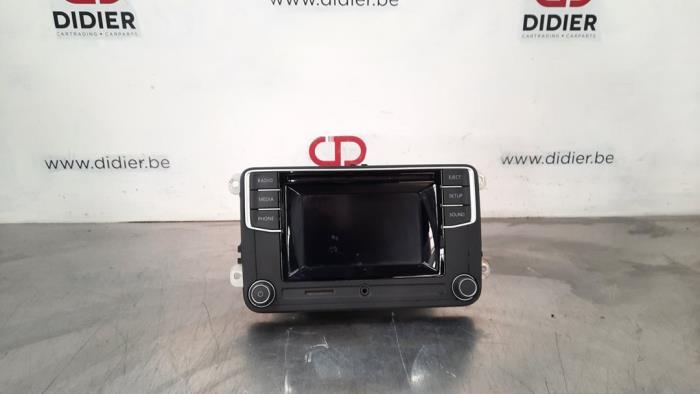 Używane Radio Volkswagen Transporter T6 2.0 TDI DRF Cena € 332,75 Z VAT oferowane przez Autohandel Didier