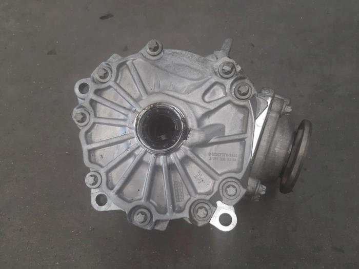Front differential Mercedes E E-63 AMG S 4.0 V8 Turbo 4-Matic+  