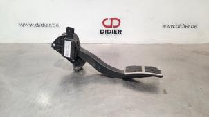 Used Accelerator pedal Landrover Velar Price € 66,55 Inclusive VAT offered by Autohandel Didier