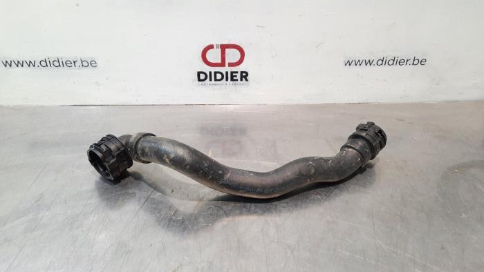 Radiator hose from a Opel Combo Cargo 1.2 110 2021