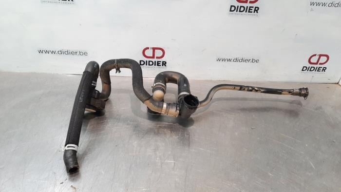 Begagnade Extra vattenpump Mercedes CLA (118.3) 2.0 CLA-200d Pris € 60,50 Inklusive moms erbjuds av Autohandel Didier