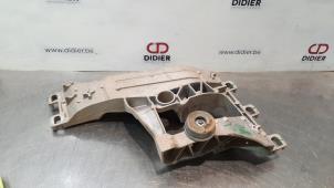Used Gearbox mount Jaguar F-Pace 2.0 D 180 16V AWD Price € 36,30 Inclusive VAT offered by Autohandel Didier