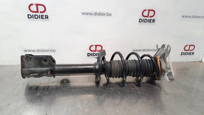Rear shock absorber, right from a Jeep Compass (MP) 1.4 Multi Air2 16V 2018