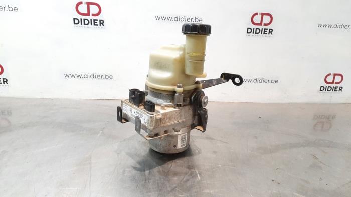 Usagé Pompe de direction Dacia Logan II 1.0 Sce 12V Prix € 163,35 Prix TTC proposé par Autohandel Didier