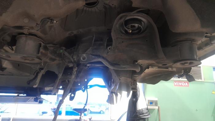Begagnade Underram Landrover Discovery V (LR) 2.0 Td4 16V Pris € 459,80 Inklusive moms erbjuds av Autohandel Didier