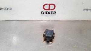 Used Rain sensor Landrover Discovery V (LR) 2.0 Td4 16V Price € 66,55 Inclusive VAT offered by Autohandel Didier
