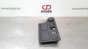 Used Switch (miscellaneous) Landrover Discovery V (LR) 2.0 Td4 16V Price € 30,25 Inclusive VAT offered by Autohandel Didier