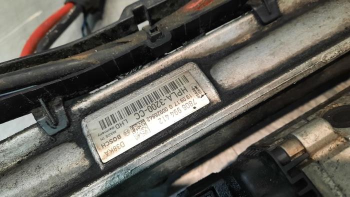 Power steering box from a Land Rover Discovery V (LR) 2.0 Td4 16V 2017