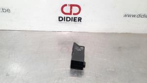 Used Glow plug relay Landrover Discovery V (LR) 2.0 Td4 16V Price € 36,30 Inclusive VAT offered by Autohandel Didier