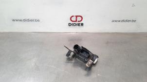 Used Glow plug relay Landrover Discovery V (LR) 2.0 Td4 16V Price € 36,30 Inclusive VAT offered by Autohandel Didier
