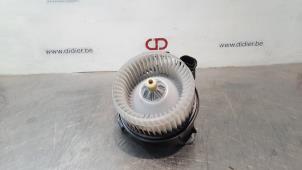 Used Heating and ventilation fan motor Landrover Discovery V (LR) 2.0 Td4 16V Price € 90,75 Inclusive VAT offered by Autohandel Didier