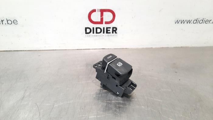 Gebrauchte Handbremse Schalter BMW 5 serie Touring (G31) 523d 2.0 TwinPower Turbo 16V Preis € 18,15 Mit Mehrwertsteuer angeboten von Autohandel Didier