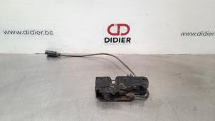 Usagé Mécanique de verrouillage capot Audi A4 Avant (B8) 2.0 TDI 16V Prix € 30,25 Prix TTC proposé par Autohandel Didier