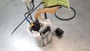 Used Electric fuel pump BMW 3 serie Touring (F31) 320d 2.0 16V Price € 127,05 Inclusive VAT offered by Autohandel Didier
