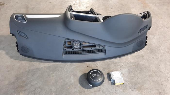 Airbag set + dashboard d'un Audi A4 Avant (B8) 2.0 TDI 16V 2014