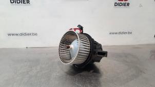 Usados Motor de ventilador de calefactor Audi A4 Avant (B8) 2.0 TDI 16V Precio € 60,50 IVA incluido ofrecido por Autohandel Didier