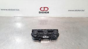 Used Air conditioning control panel Volkswagen Golf VII (AUA) 1.0 TSI 12V BlueMotion Price € 127,05 Inclusive VAT offered by Autohandel Didier