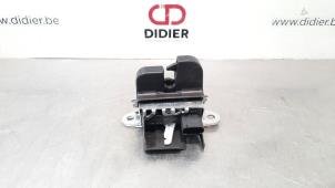 Used Bonnet lock mechanism Volkswagen Golf VIII (CD1) 2.0 TDI BlueMotion 16V Price € 42,35 Inclusive VAT offered by Autohandel Didier