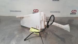 Used Front windscreen washer reservoir Nissan Micra (K13) 1.2 12V Price € 18,15 Inclusive VAT offered by Autohandel Didier