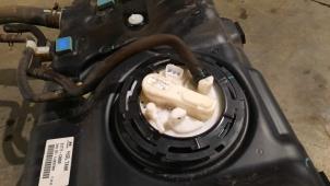 Usados Bomba eléctrica de combustible Hyundai i20 (GBB) 1.2i 16V Precio € 127,05 IVA incluido ofrecido por Autohandel Didier