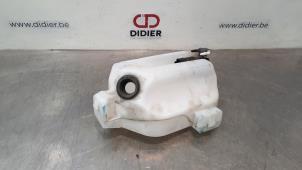 Used Front windscreen washer reservoir Renault Kangoo Express (FW) 1.5 dCi 75 Price € 36,30 Inclusive VAT offered by Autohandel Didier