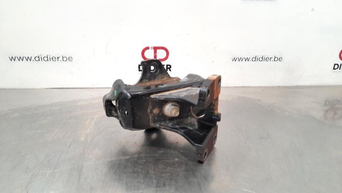 Used Engine mount Toyota Hilux V/VI 2.4 D4D-F 16V 4x4 Price € 54,45 Inclusive VAT offered by Autohandel Didier