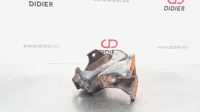 Used Engine mount Toyota Hilux V/VI 2.4 D4D-F 16V 4x4 Price € 30,25 Inclusive VAT offered by Autohandel Didier