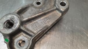 Engine mount from a Peugeot Partner (GC/GF/GG/GJ/GK) 1.6 BlueHDI 75 2018