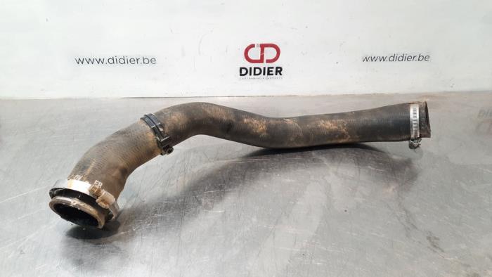 Gebrauchte Intercooler Schlauch Peugeot 3008 II (M4/MC/MJ/MR) 1.5 BlueHDi 130 Preis € 24,20 Mit Mehrwertsteuer angeboten von Autohandel Didier