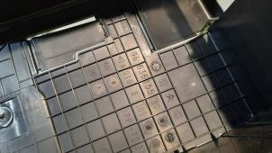 Battery box Citroen Berlingo 1.6 BlueHDI 100 - 9663615580