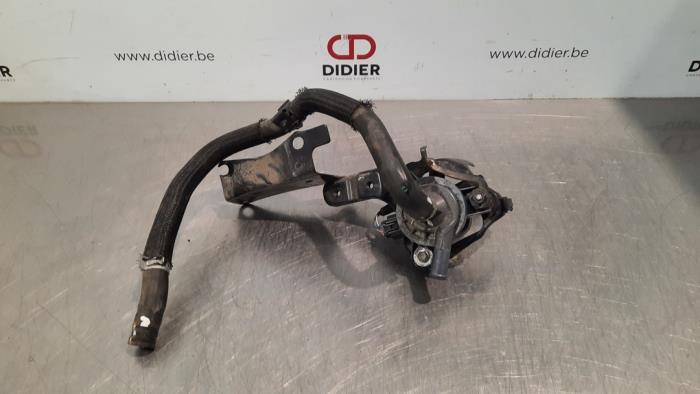 Begagnade Extra vattenpump Toyota Auris (E18) 1.8 16V Hybrid Pris € 78,65 Inklusive moms erbjuds av Autohandel Didier