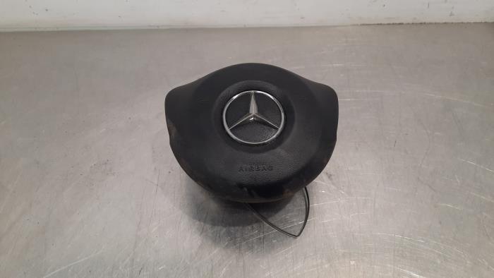 Airbag set + dashboard de un Mercedes-Benz CLA Shooting Brake (117.9) 2.2 CLA-200 CDI 16V 2015
