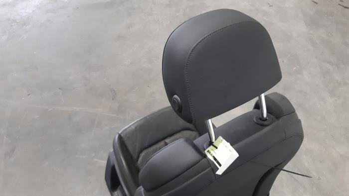 Seat, left from a Audi Q2 (GAB/GAG) 1.6 30 TDI 16V 2018