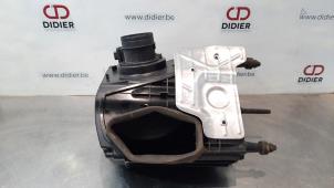 Usados Cuerpo de filtro de aire Audi Q5 (FYB/FYG) 2.0 TDI 16V Quattro Precio € 96,80 IVA incluido ofrecido por Autohandel Didier