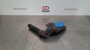 Used Front windscreen washer reservoir Audi Q5 (8RB) 2.0 TDI 16V Price € 30,25 Inclusive VAT offered by Autohandel Didier