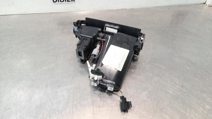 Compartimiento de almacenamiento de un Ford S-Max (WPC) 2.0 TDCi 150 16V 2015