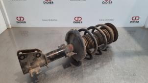 Used Front shock absorber, right Renault Master IV (FV) 2.3 dCi 135 16V FWD Price € 90,75 Inclusive VAT offered by Autohandel Didier