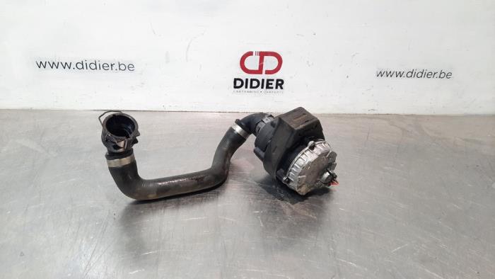 Begagnade Extra vattenpump BMW 3 serie (F30) 330e Pris € 133,10 Inklusive moms erbjuds av Autohandel Didier