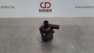 Used Additional water pump Mercedes E (W213) E-220d 2.0 Turbo 16V 4-Matic Price € 30,25 Inclusive VAT offered by Autohandel Didier