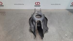 Used Rear wishbone, left Mercedes E (W213) E-220d 2.0 Turbo 16V 4-Matic Price € 48,40 Inclusive VAT offered by Autohandel Didier