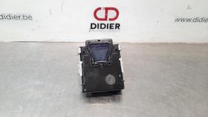 Używane Kamera przednia Audi A5 Sportback (F5A/F5F) 2.0 TDI Ultra 16V Cena € 254,10 Z VAT oferowane przez Autohandel Didier