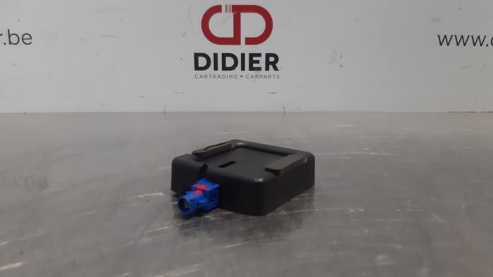 Używane Antena GPS Ford Transit 2.0 TDCi 16V Eco Blue 170 Cena € 18,15 Z VAT oferowane przez Autohandel Didier
