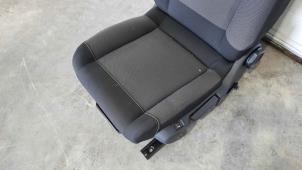 Używane Fotel lewy Citroen C3 (SX/SW) 1.2 12V e-THP PureTech 110 Cena € 121,00 Z VAT oferowane przez Autohandel Didier