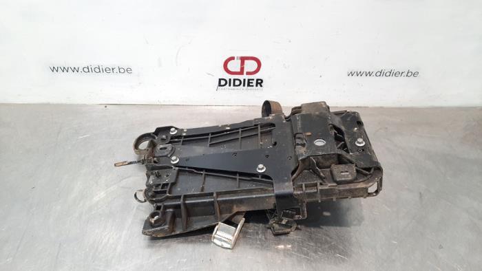 Begagnade Batterilåda Volvo XC40 (XZ) 2.0 D3 16V Pris € 18,15 Inklusive moms erbjuds av Autohandel Didier