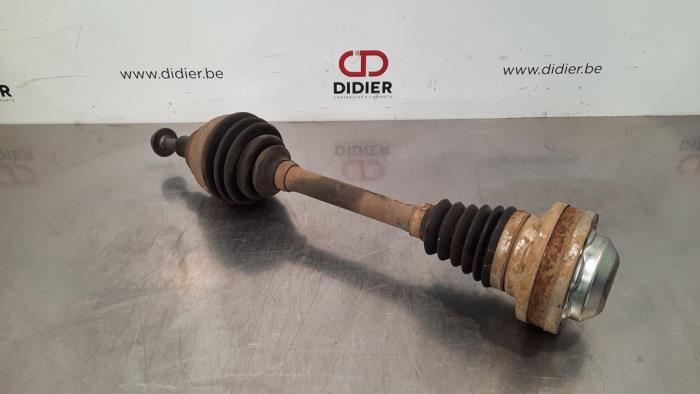 Front drive shaft, left from a Volkswagen Tiguan (AD1) 2.0 TDI 16V BlueMotion Technology SCR 2018