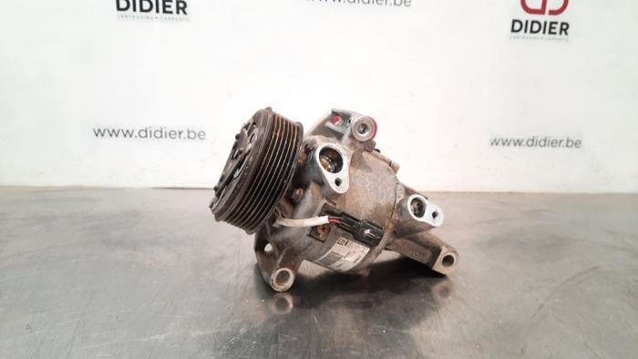 Air conditioning pump from a Dacia Duster (SR) 1.3 TCE 130 16V 2019