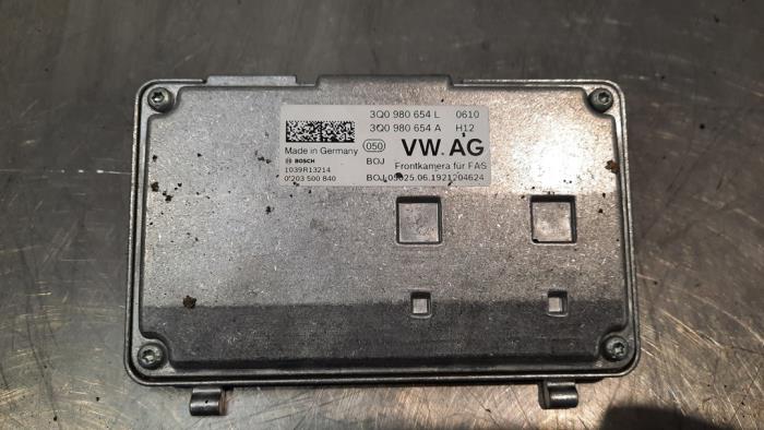 Kamera Vorderseite van een Volkswagen Tiguan (AD1) 2.0 TDI 16V BlueMotion Technology SCR 2019