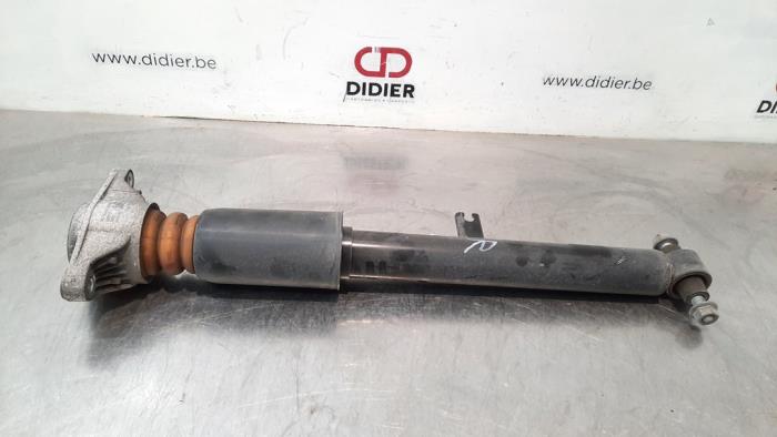 Rear shock absorber, right from a BMW 3 serie (G20) 320d 2.0 TwinPower Turbo 16V 2020