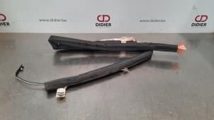 Used Roof curtain airbag, left Peugeot 3008 II (M4/MC/MJ/MR) 1.5 BlueHDi 130 Price € 193,60 Inclusive VAT offered by Autohandel Didier