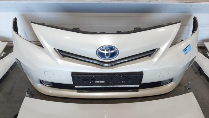 Front end, complete from a Toyota Prius Plus (ZVW4) 1.8 16V 2013